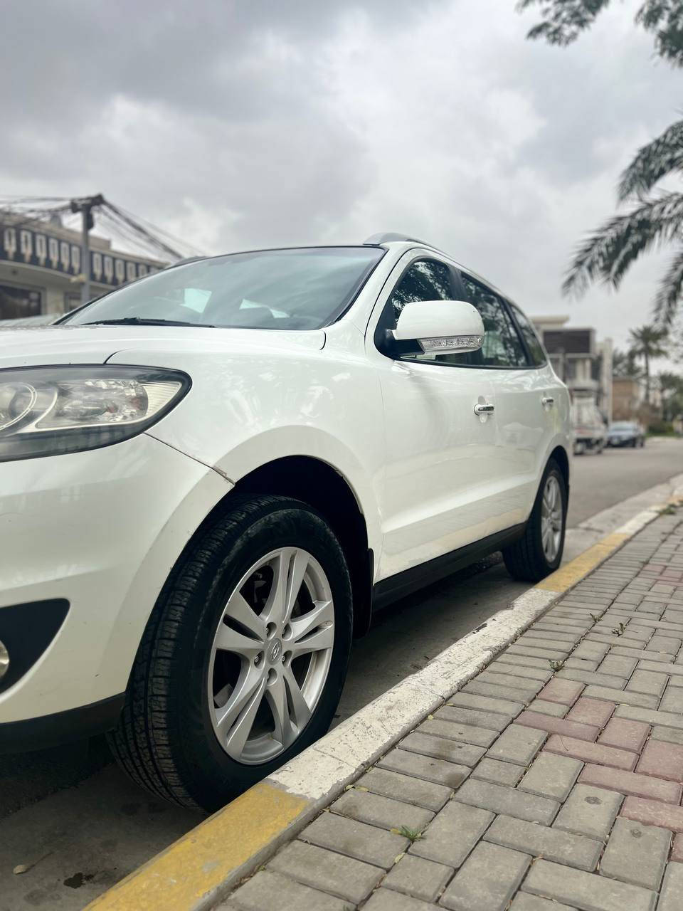 السلام عليكم سياره سنتافيه للبيع 
٧راكب 
اربعه سلندر 
موديل 2011
سياره مكفوله مابيه اي نقص 
المكان بغداد السيديه 
***********
