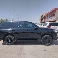 من رخصة الاذمن برادو 2022 خليجي vx فول  ماشيه 80 تحويل ثاني يوم رقم ار...