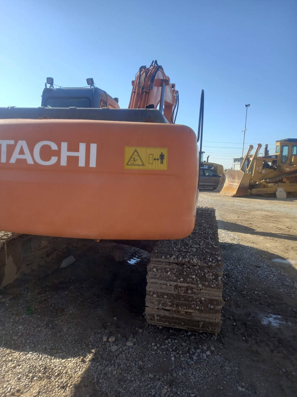 حفارة للبيع هتاشي زت عادي بم ونزل ال سي ٨ رولات تسيس جك ابلادي جاهزه من كل شي نضيفه مكفولاه حجم ٢١٠ رقم سلمانيه تحويل موباشر موديل ٢٠٠٣ ماكان الحفاره في اربيل موبايل***********
