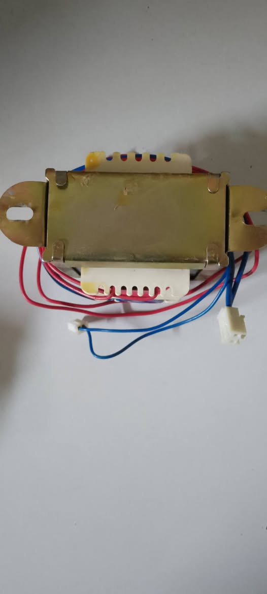 محولة بهذا الشكل 10vو 26v 
15 الف مع توصيل


**إذا كنت صاحب هذا الإعلان وتريد حذفه لأي سبب، رجاءا أرسل رسالة إلى الدعم الفني**