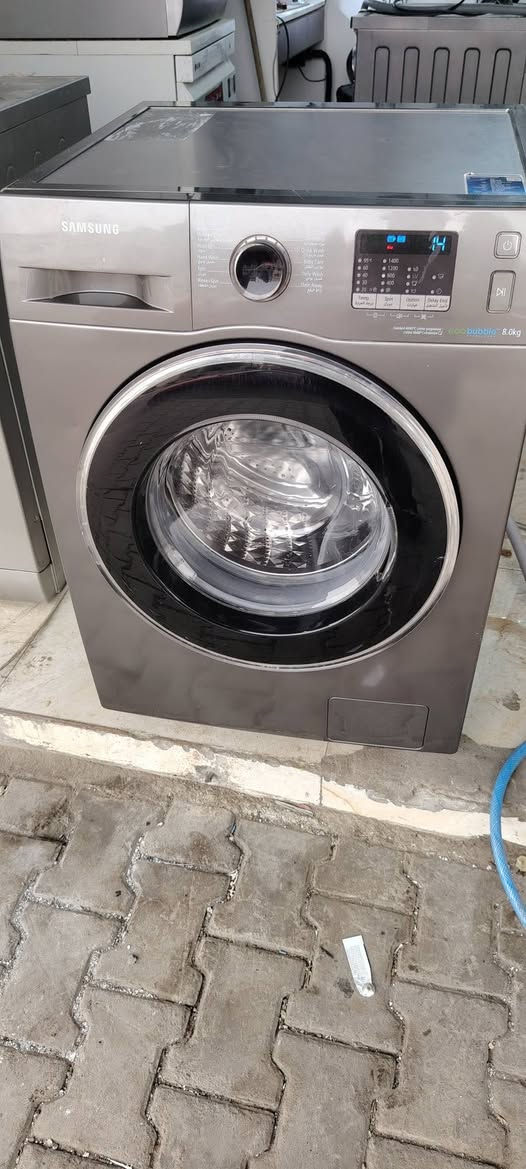متوفر غسالة ملابس👕(للبيع)📢...
ماركة سامسونج....
ضمان 6 اشهر مقدم من ورشة محمد  تنصيب والنقل مجاني ..
سعر (225)
***********
