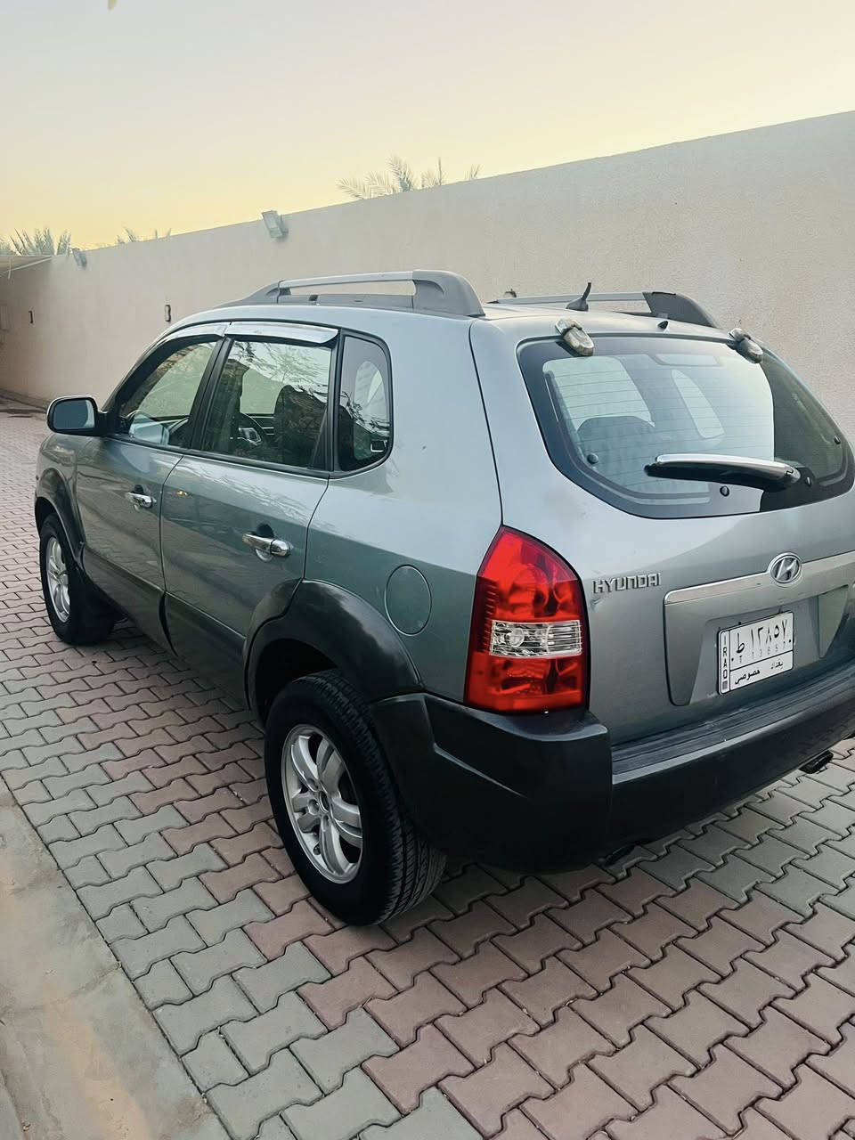 توسان 2007 للبيع 6سلندر وارد امريكي بيها 4 قطع صبغ السعر 75 ورقة وبيها مجال بسيط الشراي يتصل على هذا الرقم ***********
