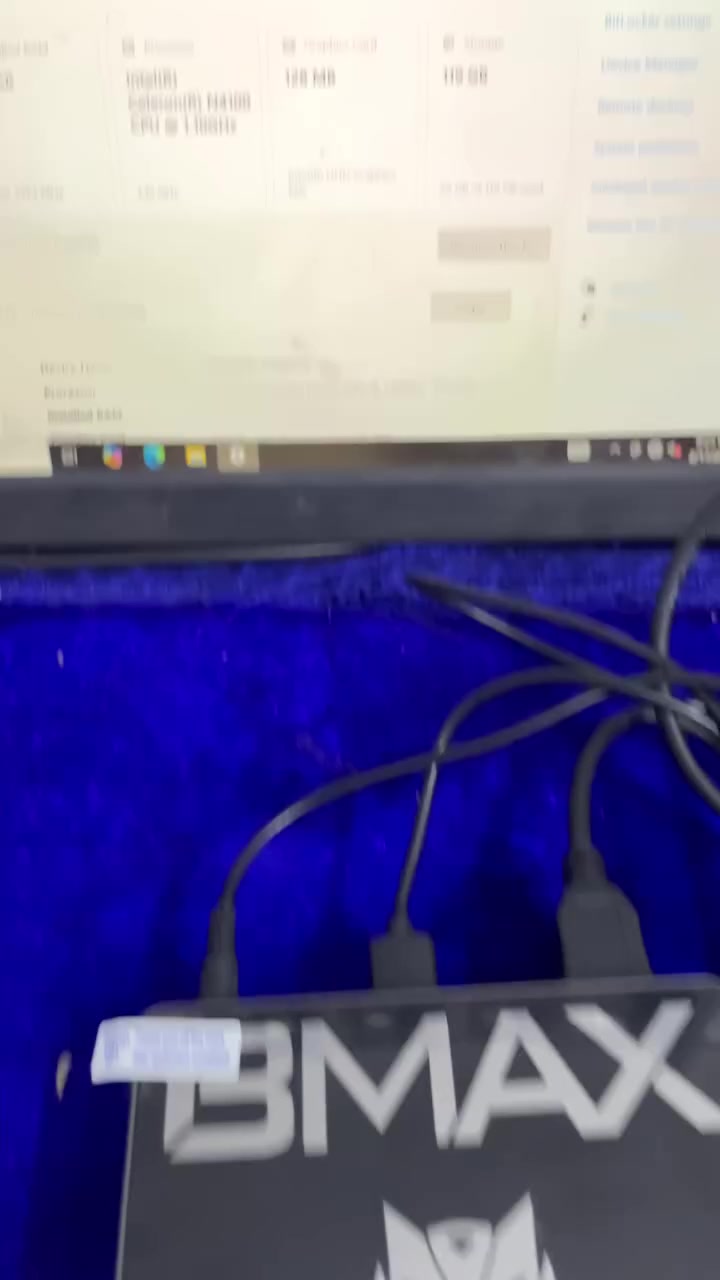 سلام عليكم مني  بيسي للبيع
N4100
Ram 8G ddr4
M2 128G
السعر ٧٥ الف ويه التوصيل


**إذا كنت صاحب هذا الإعلان وتريد حذفه لأي سبب، رجاءا أرسل رسالة إلى الدعم الفني**