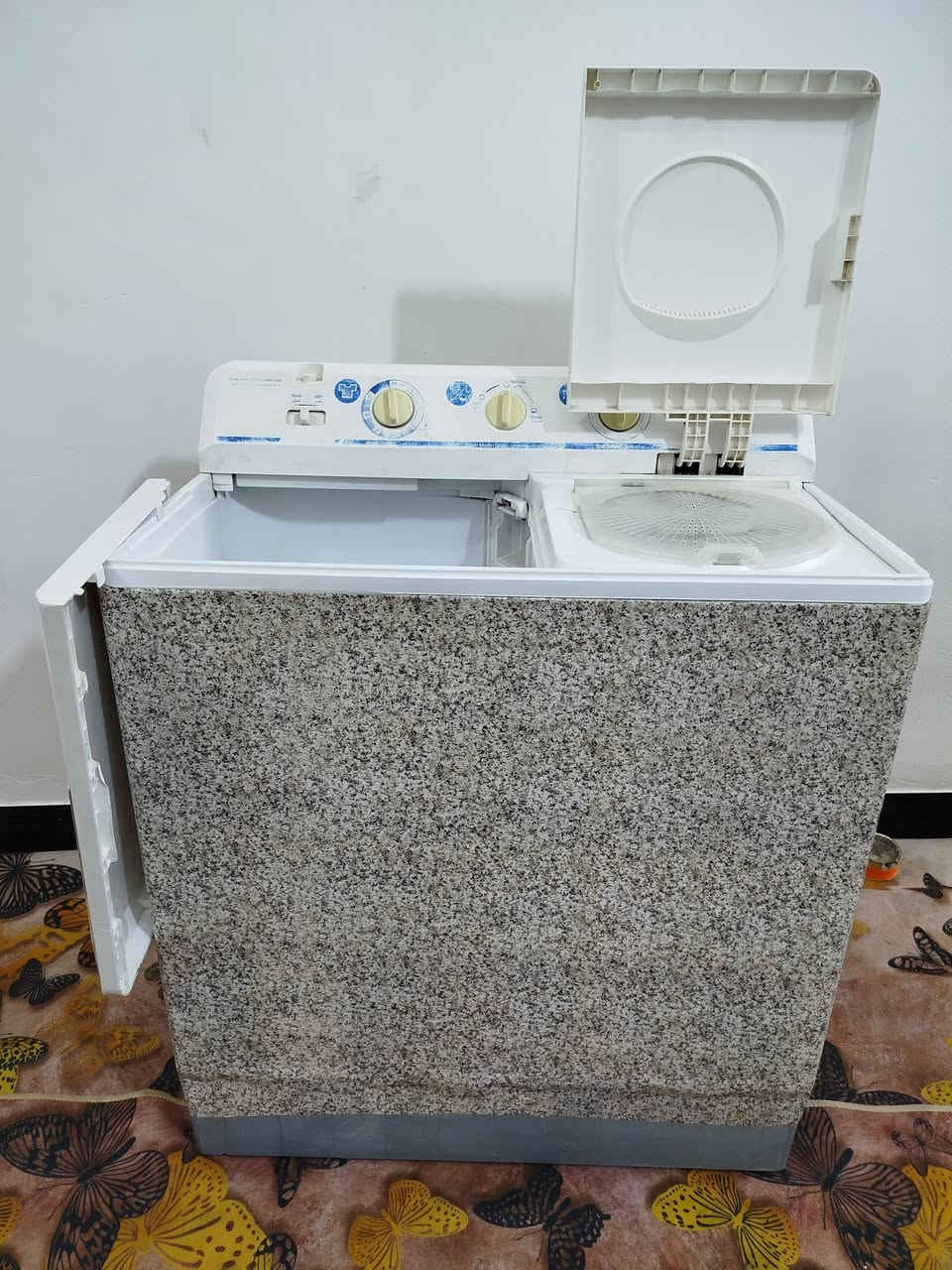 للبيع هيتاشي ياباني حجم 25 كيلو جاهزه غسل وتنشيف مابيه اي نقص سعر 100 مكاني كربلاء حي العامل *********** واتساب وماسنجر موجود ***********
