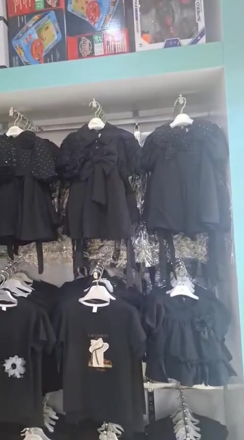 جديد هلو كيتي بمناسبه قرب حلول شهر محرم الحرام وفرنا لكم تشكيله من الفساتين البناتيه والبد يات  والاتراكات الاعمار من سنه الى ١٢ سنه ،،للا استفسار اكثر يرجى مراسله البيج ،،ملاحظه ملابس الطلعه من سنتين الى ٥ سنوات


**إذا كنت صاحب هذا الإعلان وتريد حذفه لأي سبب، رجاءا أرسل رسالة إلى الدعم الفني**