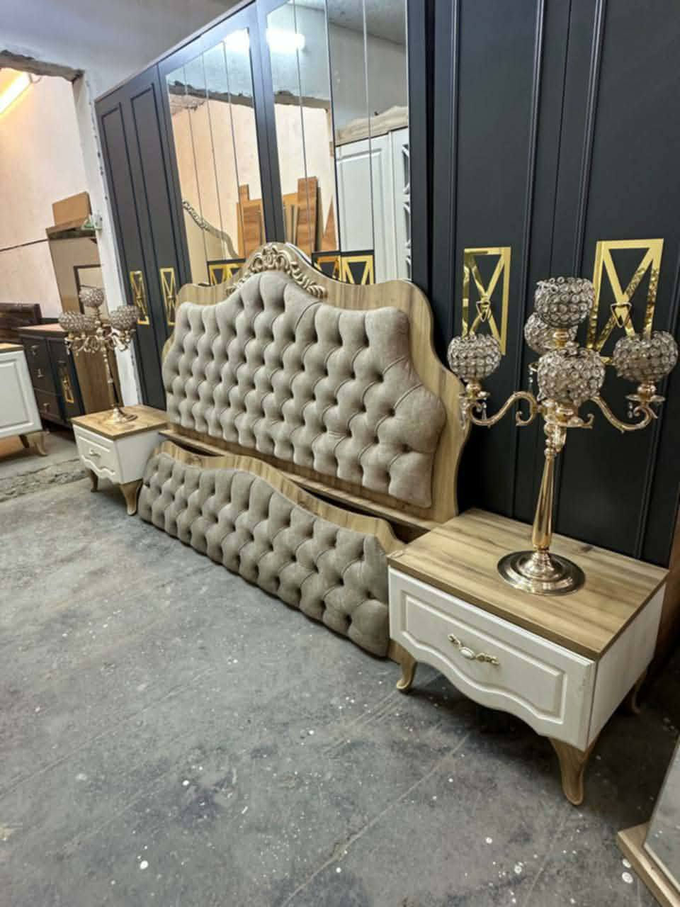 ✨ غرفة تركي كانتري زان الأصلي 8قطع 
نظام ابواب 
سرير مخزن عملي 
 قماش وتر بروف أصلي
✨  نظافته 100%100
السعر  / مليون و350
 شد ونقل مجاني داخل بغداد
توصيل للمحافظات بأسعار رمزية


**إذا كنت صاحب هذا الإعلان وتريد حذفه لأي سبب، رجاءا أرسل رسالة إلى الدعم الفني**