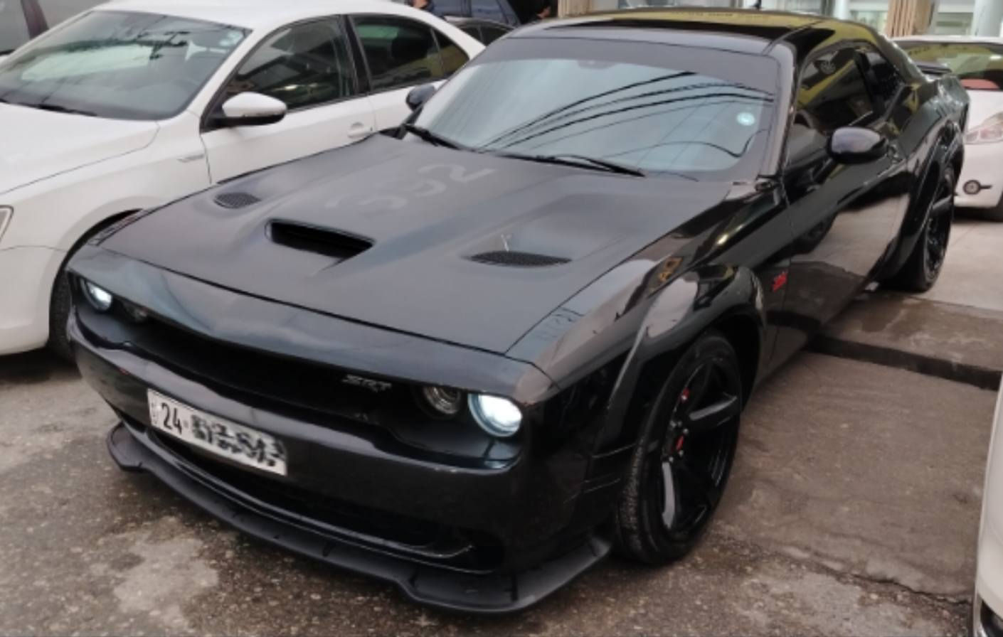 سلام عليكم
( بيع فقط )
جالنجر
 موديل 2018
  ماشي 121 مايل حقيقي بيها جاملغ و بونيد مع جاملغ الخلف صبغ راس الشاصي بي صبغ اربكات سستم رقم الشاصي موجود كير محرك 6 بستن شرط رقم سنويه جديد شرط التحويل السعر 165 بي مجال قليل مكان السياره دهوك رقم موبايل *********** وتساب دهوك, العراق
