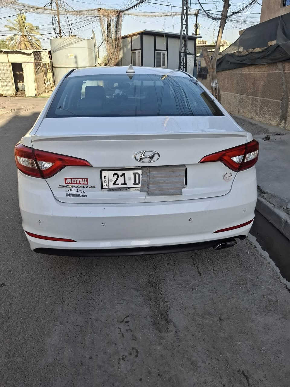 سوناتا 16 أمريكي سليمانيه بسمي السياره داخله كلين بدون حادث مكفول حتى الدعاميات ومكفول  من الغرق تقريرها موجود داخله زيرو للعراق هنا صار بيها بارد بهلال الجاملغ الخلفي ..شاشه تاب كامره دواره ثلاث انظمه قياده مانع تزحلق تحكمات ستيرن جهتين ارضيه ومقاعد وجنطه مدوشمه جلد اربعه ويل كب محرك 2400 gdi  لا تنقيص ولا تبخير ماشيه  ١٢٢٣٦٠ الف  صدر أمامي وخلفي نظيف جدا.
ملاحظه: السياره بيها تقشير بالصبغ بأماكن متفرقه وبيها شخط في باب السايق.
مكاني بغداد البياع او كوت نعمانيه   ***********
السعر ١١٥ $ وبيها مجال قليل.
