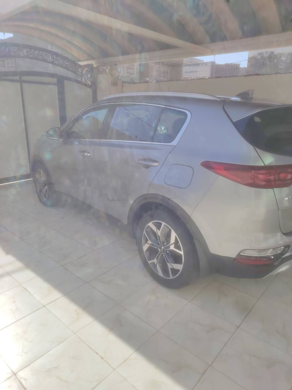 السلام عليكم للبيع سبورتج موديل ٢٠١٩ فول مواصفات بيه جاملغ صبغ بدون دواخل رقم بغداد انكليزي كاز السعر ١٥٠ ورقه هذا رقمي ***********
