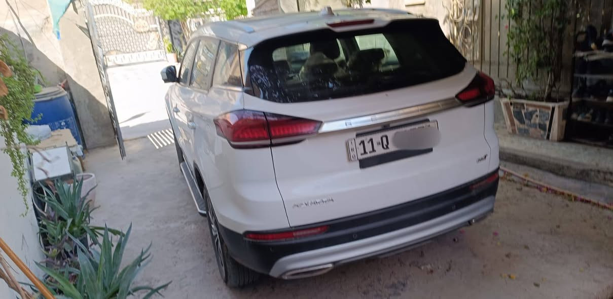 جيلي ازكارا موديل 23
( ماشية ١١ آلف كيلومتر فقط)
 – رقم بغداد إنكليزي، هزة جديدة 2025

⚡ محرك فولفو 1.5 تيربو – 177 حصان / 290 نيوتن.متر
🛡 10 إيرباك + 4 كاميرات محيطية 360°
 + رادارات  360° + مثبت سرعة تفاعلي وقيادة شبه الية
🖥 شاشة 13 إنش تدعم العربي + (٨ سماعة محيطية)
🛋 جلد نابا فاخر (لون عسلي) + بانوراما + تبريد قطعتين مناخ منفصل بالتحكم
🌟 دخول ذكي  + قفل تلقائي + أوتو هولد +ثلاجة صغيرة بالتجوة الوسطية

🌐 اطار وويل كب 18 إنش + مرايا كهربائية قابلة للطي +المرأة الوسطية تعتيم تلقائي Auto Dim
ترحيب ذكي بالانارات مع غلق النوافذ والبانوراما اوتوماتيك عند الغلق .،فتح الابواب بالاقتراب من السيارة اوتو .. اربع جامات اوتو وفتحة بانوراما اوتو 

سيارة رزانة وسريعة واقتصادية ومريحة بالقيادة وتنسى شي اسمة ادوانز باقسى ظروف القيادة وتبريد ما شاء الله ثلج
السعر 135

📞 ***********
