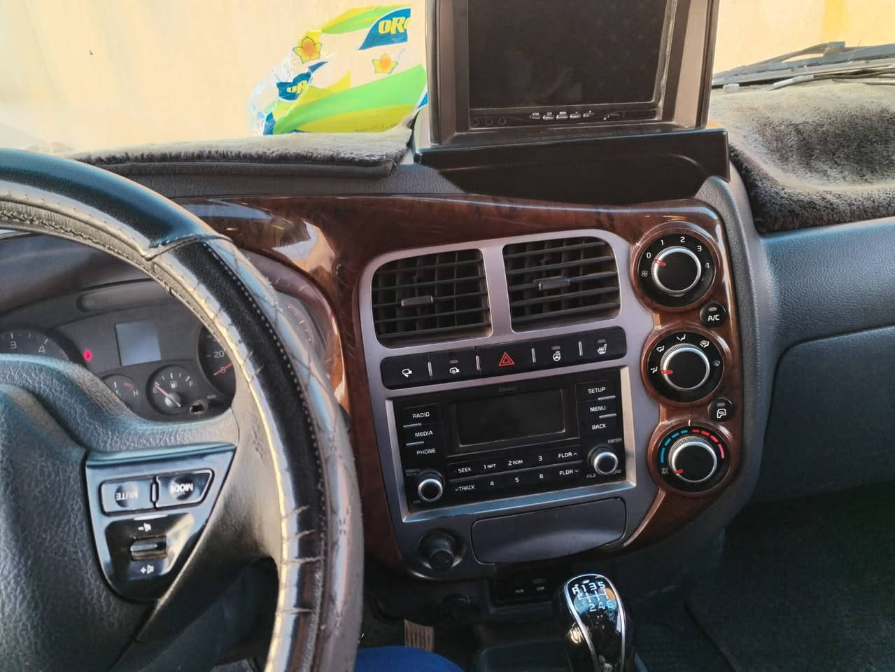 السلام عليكم للبيع   كيا مسكر 2018 كفاله عامة دبلو فول وربع باسمي رقم بغداد دولي تباع بدون محجر السعر 130 وبيها مجال الاستفسار ***********
