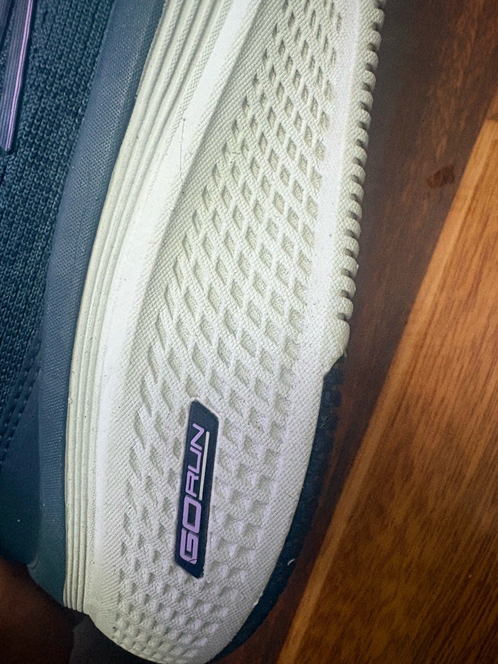 سكيتشرز الاصلي الفتنامي من امريكا 