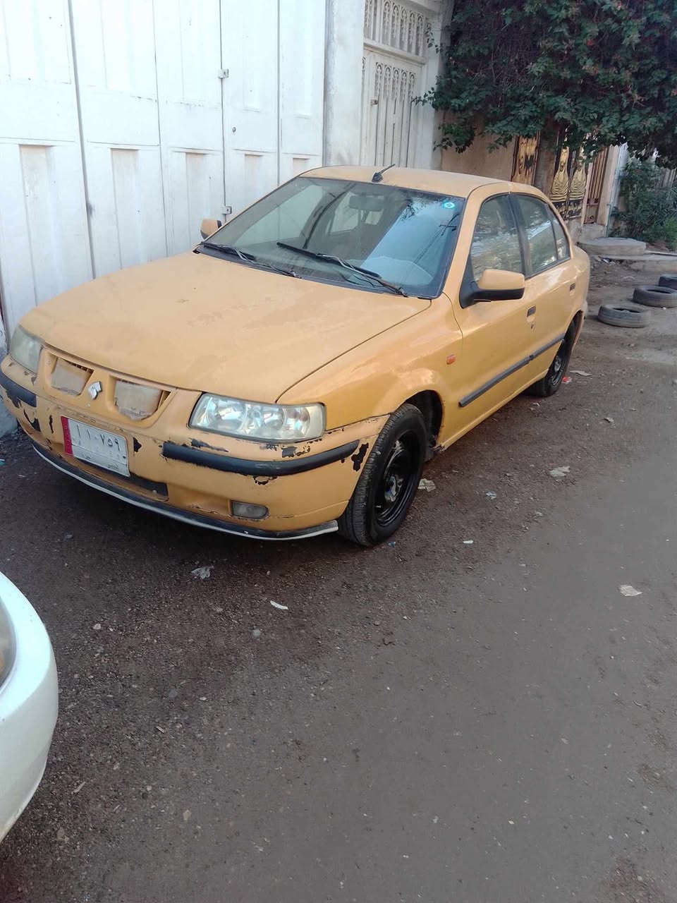 سمند 2011  محولبه خفيف مال جناي كله جديده 
بسمي محرك كير كفاله 
مصفره وجاهزه مامشتمه ريحت العبري 
بيه نواقص بسيطات  بيه باب مبدل بواحد اصلي 
ب35 ورقه وبيه مجال  
***********
