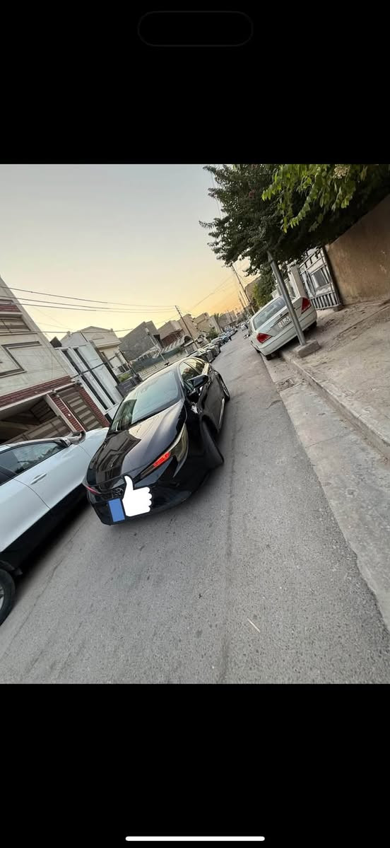 كورلا le 1800
موديل 22
حادث جاملغ وبنيد 
صبغ ربع باب السايق بغداد صارت طخه 
باقي مكفول 
رقم بغداد تحويل ثاني يوم 
***********
