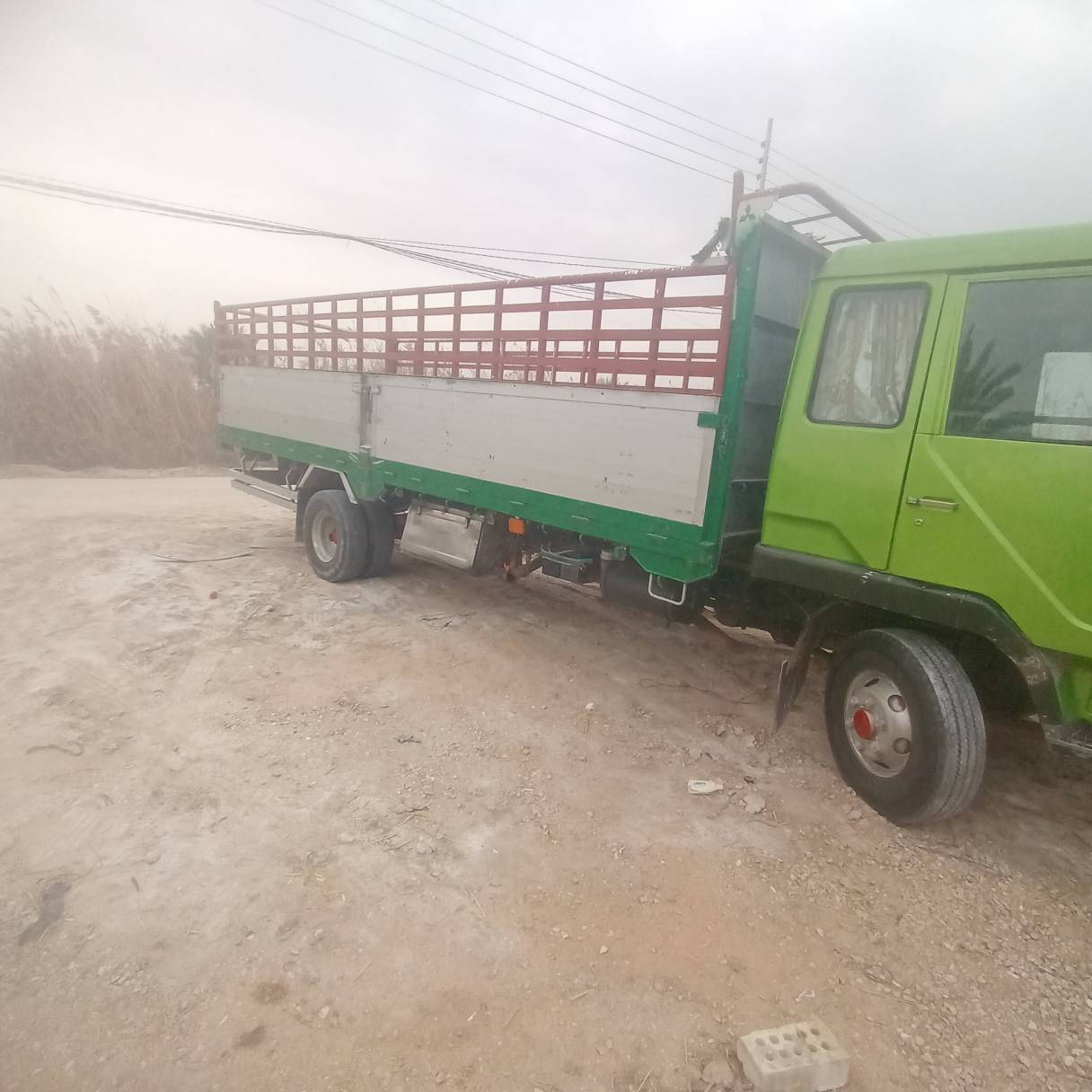 سلام عليكم فوزه مربع للبيع موديل ٩٢سنويه لل ٢٧ سته وربع بلادي مكينه بيها بخار بدون  ١٦عادي  سعر ١٢٠وبيها مجال مكاني كربلاء الحر ***********
