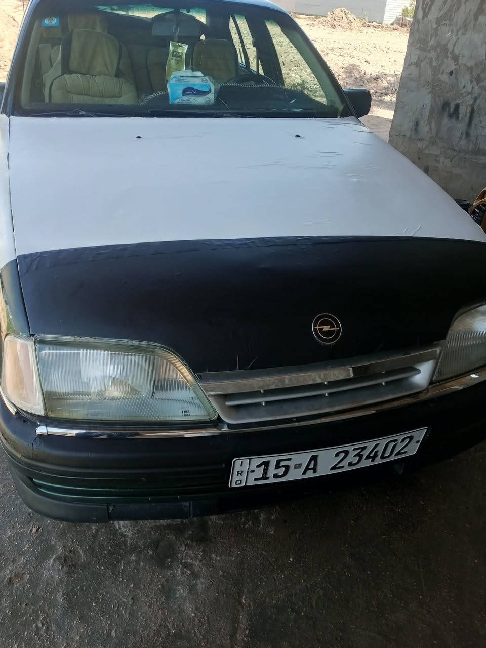 السلام عليكم اوبل للبيع او مراوس حسب القناعه مكان السياره الرمادي سياره حيل جديده صدر محرك جير كله جديد قشرها كلش جديد سياره خير من الله بيع او مراوس حسب القناعه ***********
