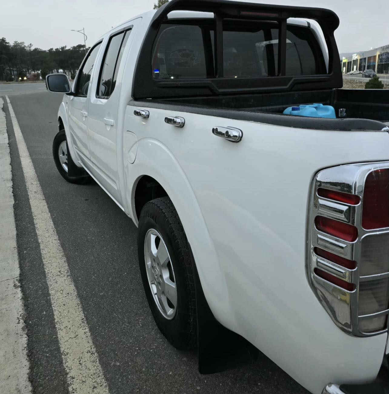 ئۆتۆمبێل: نیسان ناڤارا 2009

گێڕو مەکینە بەشەرت نەکراوەتەوە 
سەرف و دوکەڵ و بوخاری نیە 

ســــعر $ یەک کۆمێنـت بکە راســـتەوخۆ بــۆ دێـــت🟢

چوارتایەی لۆک ،سپێری دانەگیراوە
 هەرسێک سویچی شەریکەی ماوە 
سەنەوی بەسەر نەچووە ڕەقەم باریک 
شوخت و چاڵو ساردی نیە 
کەمێک بۆیاخی هەیە ڕەسمی سۆنەرەکەیم داناوە 

ژمارەی خاوەن سەیارە:👇
***********
***********
