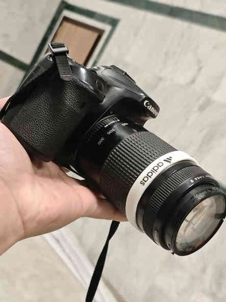 كامره كانون 70D
ملحقاته 
بدي 
زوم رياضي 70.300
شاحنه 
بطارتين اصليات
حزام كتف 
شاحنة 
جنطة
مكاني بابل 
التوصيل مجاني 
للإستفسار والاتصال 
***********
