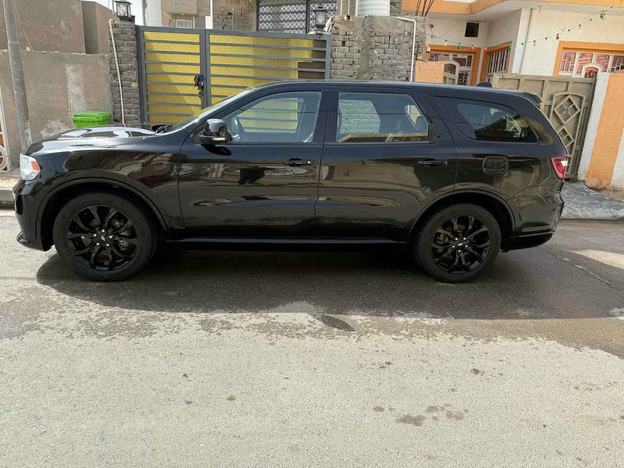 ﷽ 
اللهم مصلي ؏ محمد وال محمد
نوع السياره : دوج دورنكو
مديل :2019 اصل تحويل ثاني يوم
نوع محرك :6سلندر
لون السياره : اسود
المواصفات 
1.صندوق كهربائي
2.كشنات كهربائي
3.شاشه كبيره
4.اشاير بل مري 
5. ويل 20
6.تحكم شفاتات استيرين
7. السياره بيه هواي مواصفات 

السياره جهازه ؏ اخار حبايه فول مواصفات + (بدون ﻼ‏ دواخل + ﻼ‏ جفيه +لا كلبه) سياره بيه احزام  بدون تكم بدون دواخل بيع احزام  سياره مـــꪆ احزام   صور سورنار مرفق مع النشر
8. بيع او مرواس حسب القناعه 
9. السعر (خاص) 
10 قبل ماتدخل اقره تفاصيل وبيك خير وتدلل 
استفتسار او اتصَال ماسنجر او واتساب

 ‭0771 355 0582‬ Singapore
