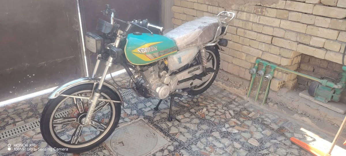 *********** موديل 24 سعر 600 وبيها مجال وكان من يده الصدر الاورفلي قرب شركتي الانوار
