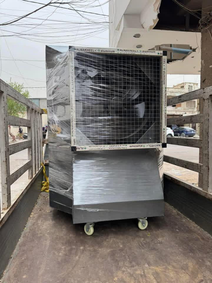 السلام عليكم اللهم صلي على محمد وآل محمد
مبردات جدد للبيع اسعار جمله مفرد 
حجم كبير ٥٠٠
حجم الصغير 275
بغداد ساحة عدن قريب عل كاظميه*********** 
توصيل محافظة موجود بل نقليات
