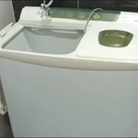 عندي اغراض للبيع  غساله هيتاشي ١٦ كيلو..شغاله ١٠٠٪ ب٨٥ الف ثلاجه عشتار...