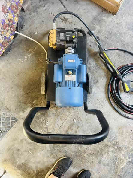 ماطور سنكل 5.5 حصان
مستعمل نظيف  جدا  
صوندة مسلح 15 متر + مسدس 
ضغط عالي كفالة عامة من كلشي 
السعر 625 الف 
مكاني بغداد 
***********
