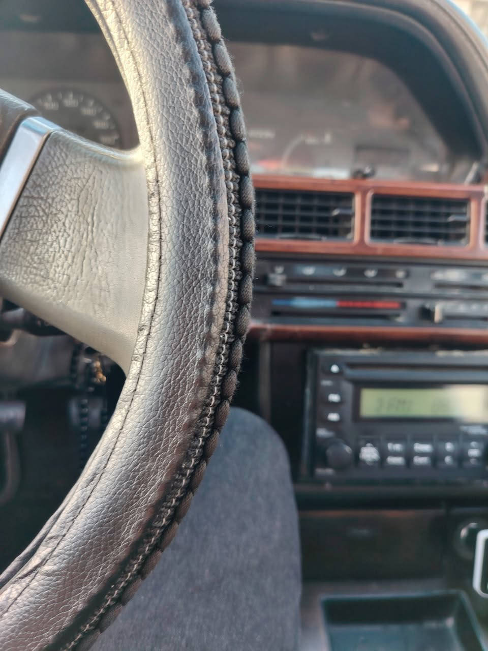 السلام مازدا رقم ألماني نينوى تريد تحويل تريد وكاله محرك كير شرط صدر نضيف
 تدفئه نار ☀️
داخل نضيف
خارج نضيف
بيها صبغ بجاملق فقط
باور فول
كهربائيات كلها شغاله
سياره حلوه مال بيت
مصرف بانزين حيل زين
للبيع او مراوس بأدوات
***********
