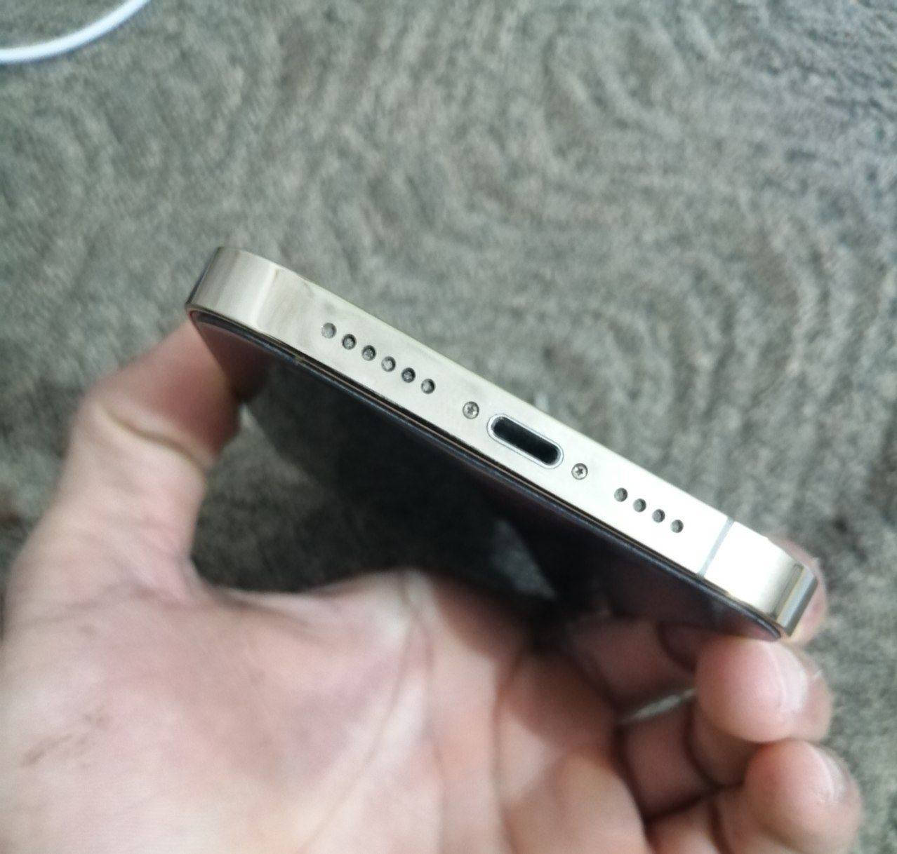 بيع سريع فلوجة
 متوفر توصيل دفع 10 مقدما 
600 قفل 590 مايرهم
13 برو ماكس بلادي وتر بروف
لون الذهبي المميز
ذاكرة 128
بطارية 78
نضيف جدا


**إذا كنت صاحب هذا الإعلان وتريد حذفه لأي سبب، رجاءا أرسل رسالة إلى الدعم الفني**