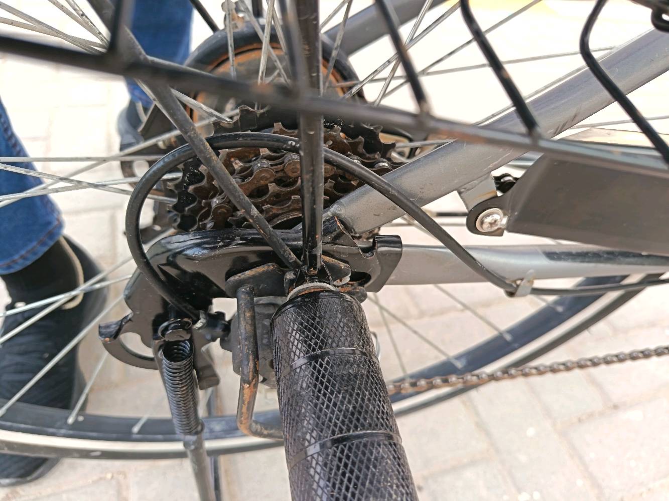 سلام عليكم بيسكل C700 مال ترحال بيسكل نضيف كير 6سرع بي دينمو سلات خلفيه بريكات شغاله كير شغال
البيسكل كلش نضيف اي عطل مابي اريد ابيعه معوز فلوس 👍🏻 الحجم 27
السعر 175وبي مجال بيع او مراوس
عنواني بغداد سريع حي العامل الملحانيه
