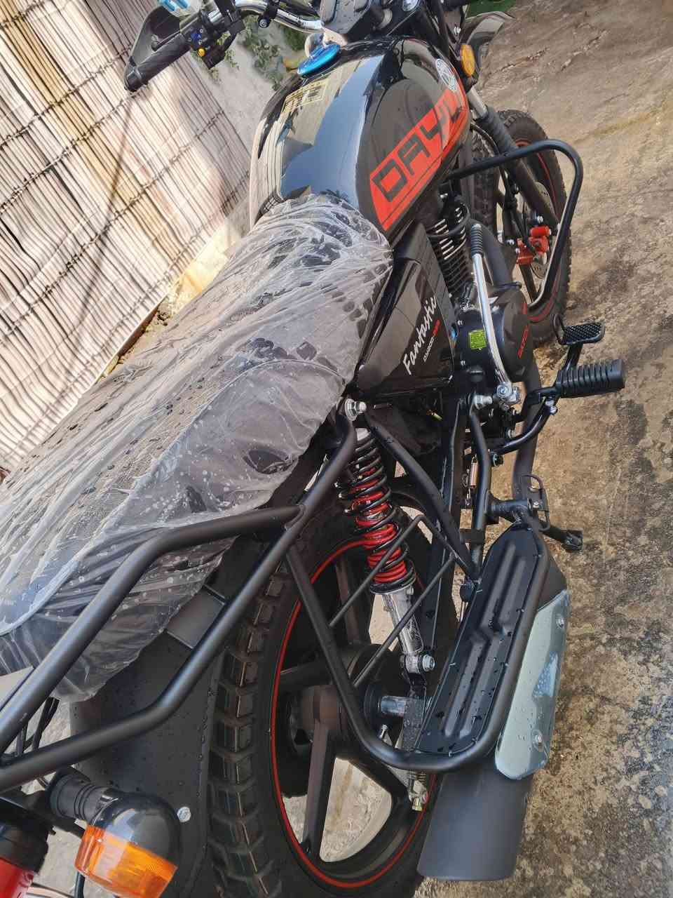 سلام عليكم اخوتي دراجه دايوان 2026 دراجه زيرو بعدها جديده رقم اربيل كفاله عامه بيها ضمان ٦ اشهر بل مكينه صارلي شهر من ماخذها وارجع واكلك كفاله عامه مكاني بغداد ***********
