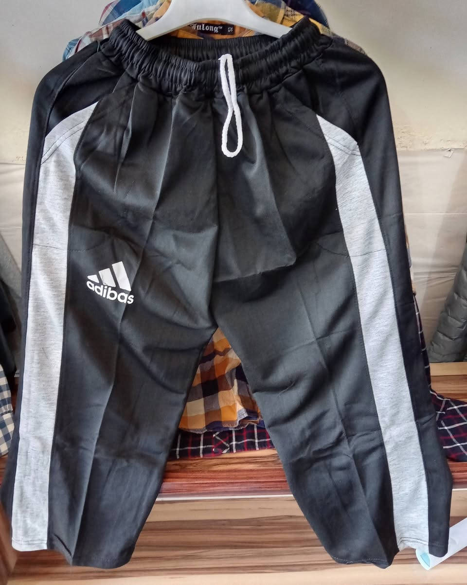 #برمودة_رجالية_وشبابية
#من_محلات_أبو_علي

بموديلين إثنين

#القصير

بألوانها الأربعة

#أسود_ونيللي_وأزرق_والرصاصي

#الطويل 

بألوانها الثلاثة

#الأسود_والنيللي_والأخضر 

القياسات للموديلين 

L, XL, 2XL

#الخامة_قطنية توفليس فوول ليگرا

#وبسعر مغري جداً

#٥_آلاف_دينار فقط

#العنوان

الشارع المقابل لشارع حسينية أسد الله ومجمع #محمد_كمال الطبي
#خلف_معجنات_وحلويات_زمزم
على طريق #محلات_بيع_الدجاج والطيور (طريق إعدادية الصناعة) 
#مقابل قصابة الرافدين ومكتبة الرافدين وكهربائيات غسان عساف 
#بجوار مخبز عباس ممش

لدينا #خدمة_توصيل داخل مدينة طوز خورماتو.
زورونا تجدون عندنا #الأفضل_والأرخص إن شاء الله.


**إذا كنت صاحب هذا الإعلان وتريد حذفه لأي سبب، رجاءا أرسل رسالة إلى الدعم الفني**