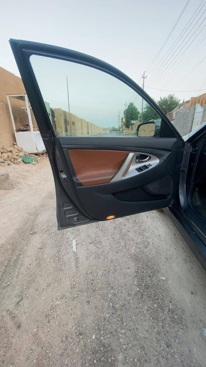 السلام عليكم
كامري.  (2011)
وارد أمريكي
حادثه جاملغ ليسر
بدون دواخل فقط
بيه خمس قطع صبغ أثر شخوط
صبغ جماليه فقط
فئت SE
عليه كت رياضي 

موصفات سياره
فتحت سقف
مانع نزلاق
تحكم ستيرن
كراسي كهرباء

لمحرك سياره
V4
حجم(2500)
VVT_i
دوش
سياره خير من الله
سياره مراوس فقط
لتواصل  بي واتساب

***********
تحياتي لجميع
