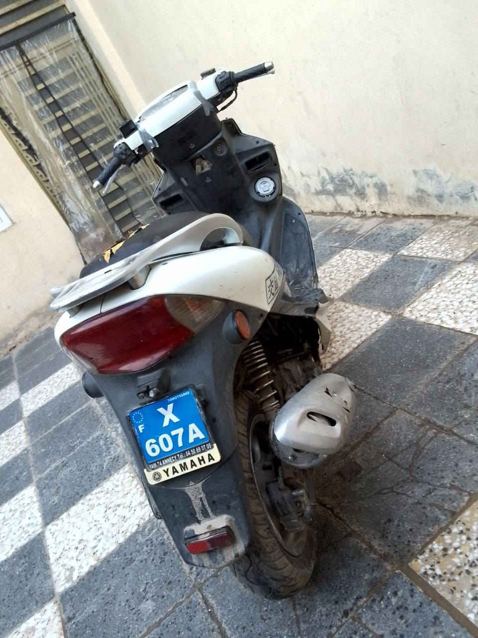 السلام عليكم دراجه كومكو للبيع الدراجه نضيف شغاله سلف هندر دبل نظيف دراجه جاهز من كل شي السعر 300وبيها مجال المكان الحله جمعية قرب النافوره الرقم الهاتف ***********
