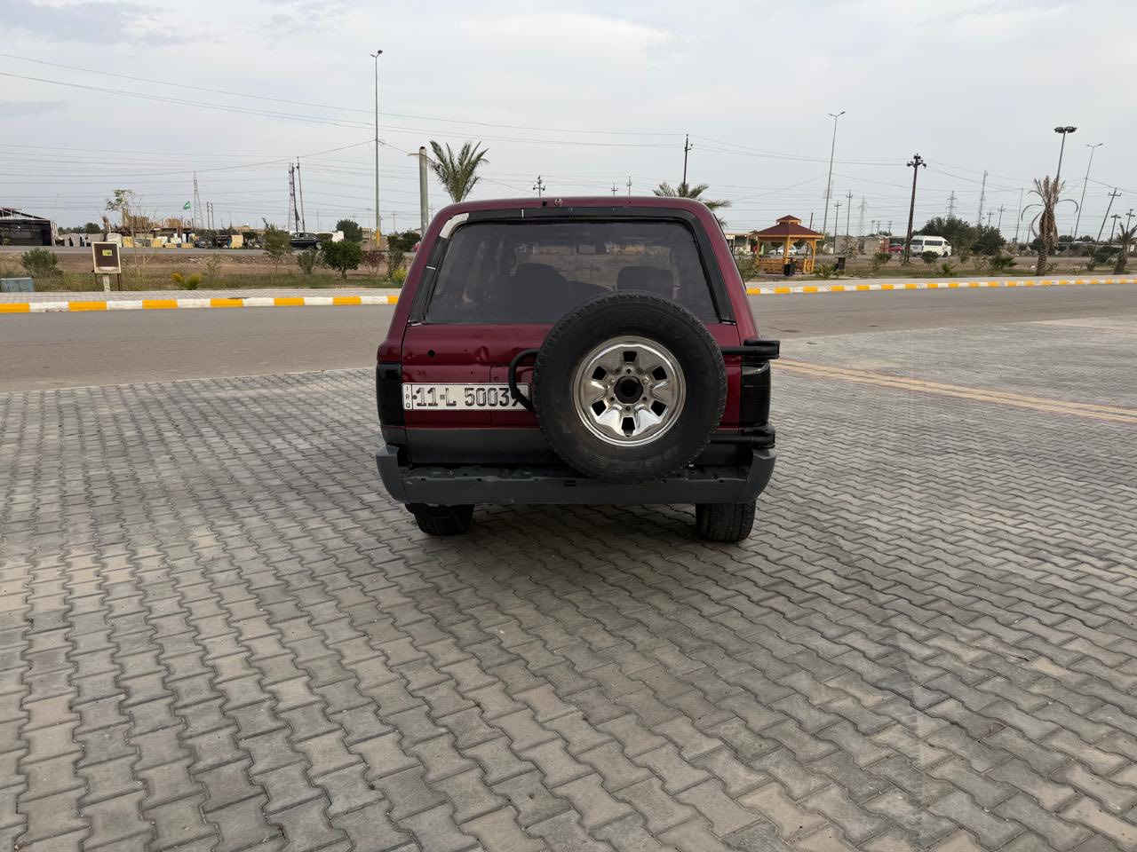 السلام عليكم تويوتا هايلوكس موديل 1995 مكينه ثنين ونص بطه مكينه وكير مكفولات رقم بغداد دولي مشروع وطني هزه جديده سنويه 29 السيارة مكفوله بس صبغ جماليه السياره جاهزه من تخم تاير حداديه جديده السعر 50 وبيها مجال الشري هاذ رقمي ***********مكان السيارة واسط ما متواجد ع فيس
