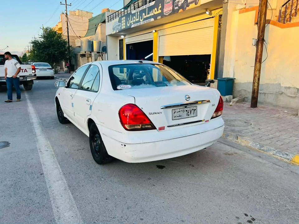 سە نی یابانی ساغ ساغ
٢٠٠٤
توماتیک 
کامل مسروف
شاشە و کامیرا
گیرو مە کینە بە شە رت 
بی دە عمو لیدراو 
٤تایە ی تازە ی لە ژیرە 
شوین هە لبجە ی تازە 
سعري ٤٧مە جالیکی برایانە 
***********
‏***********

