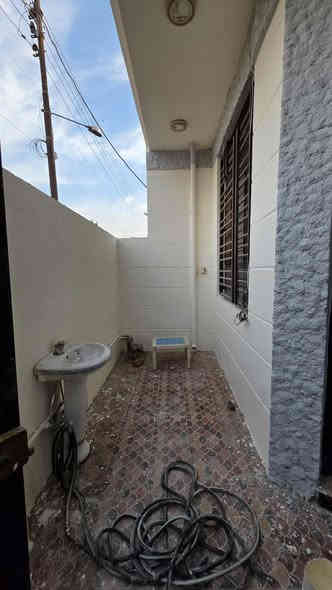 السلام عليكم
#يـتـوفـر__لـديـنـا  ( مشتمل طابو صرف )

المساحــــــة // 100 متر
الواجهـــــــــة // 5
النــــــــــــزال // 20

#يحتوي_الطابق_الاول على ( غرفة نوم .. مطبخ .. استقبال .. كلدور .. صحيات )

#ويحتوي_الطابق_الثاني على ( غرفتين نوم + كلدور

سطح عدد 2 .. مطبكات كاملات

بناء سنة 2018 جاهز للسكن ..
تسليم مفتاح 🔑 بعد المكاتبه مباشرةً ..

#عــنــوان🕸الــعــقــار  [ حله .. حي المهندسين .. منتصف شارع ام البنين  .. البيت صاير على ساحه .. الفرع المؤدي الئ الدار قريب لصيدلية القريه العالميه ]

💲#السعـــــر__120_مليون
قابل للتفاوض 

#للاستفسار اكـثـر مـراجـعـة مكتـــــــــب
الـــخــفــاجــي لـلــعــقــار
#الكائــــــــــن 
فـــي الـمـهـندسـيـن قـرب اسـواق جـنـه مول
او الاتـصـال عـلـى الــرقـم الـتـالـي 
***********

#ولـمـن يــرغـب فــي عــرض عـقـاره لــلـبـيـع يـرجـى الــتـواصـل مـعـنـا عـلـى الــخــاص .
