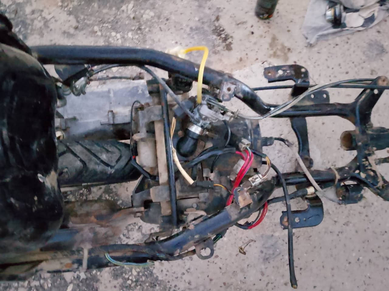 السلام عليكم شباب دراجه للبيع عبد الحليم محركها جديد مامفتوح نكره سلف عوزها بس كفرات العنوان بغداد ابو غريب حي الشهداء للتواصل *********** والكورك بي واتساب ***********
