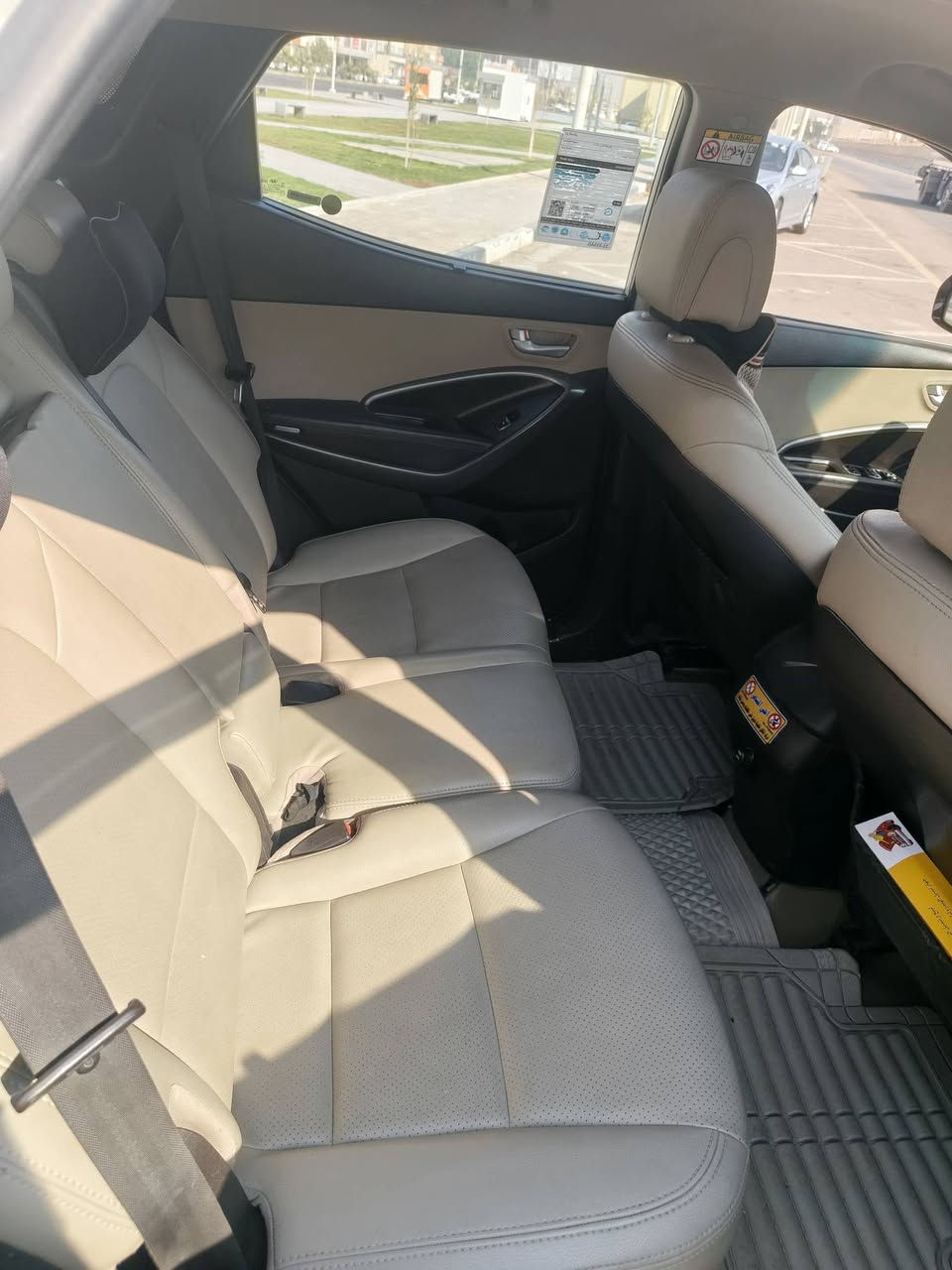 السلام عليكم سيارة سنتافي ٢٠١٥ خليجي محرك ٦ستندر سيارة ٧راكب فقط الجاملغ الأمامي مصبوغ بدون دواخل فول مواصفات عدة التنتة بنورامة السعر ١٧٨ هاذا الرقم ***********
