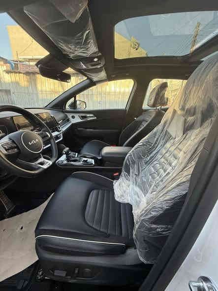 💥 كيا سبورتج 2025 gtline لوحات بغداد للبيع
🔹 الموديل: 2025 (خليجي)
🔹 المحرك: 2.0 – 4 سلندر
🔹 العداد: زيرو (3،600 كم)
🔹 نظام الدفع: فور ويل (دفع رباعي)
🔹 السعر: 27،500$

⸻

❗️أهم المواصفات:
. بانوراما
 • دخول ذكي (بصمة) + تشغيل عن بعد
 • مقاعد كهرباء عدد 2
 • مقاعد تدفئة
 • صندوق كهربائي
 • مصابيح أمامية وخلفية LED
 • شبك أمامي بيانو بلاك
 • حساس أمامي + خلفي
 • ويل كب قياس 19
 • شاشة كبيرة أصلية مع كاميرا
 • سايد بريك بصمة + أوتو هولد
 • تبريد + شاشة مناخ منفصل
 • مرايا متحسسة للضوء العالي
 • تبريد قطعتين
 • محدد سرعة + فول تحكم ستيرن
 • شاشة عدادات ديجيتال

⸻

📞 للاستفسار: ***********
