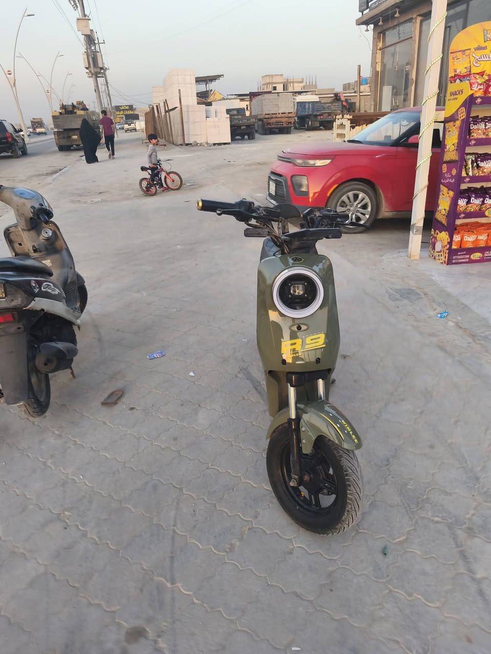 السلام عليكم R9 موديل 25 دراجه كلش جديده بطاريات ليثيوم السعر 450 رقم ***********
