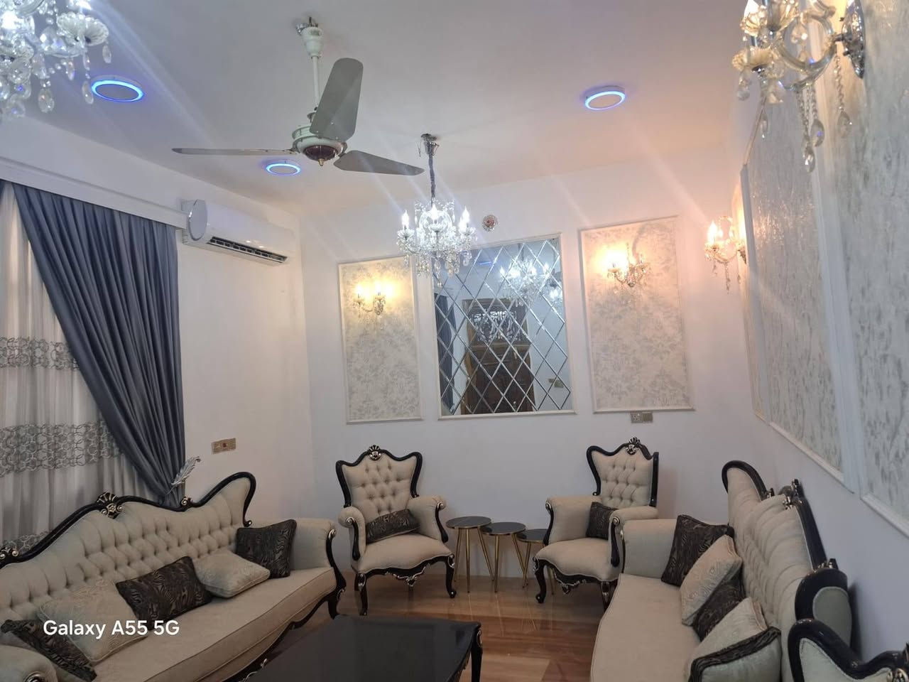 السلام عليكم بيت للبيع طابو صرف المساحه ١٤٠ متر بحي العسكري مجاور محل ابو نبا للنشائيه قريب على معهد القاسم الاهلي طابقين غرفتين نوم واستقبال وهول ومطبخ وصاله استفسار اكثر اتصال على الرقم *********** وبي واتساب
