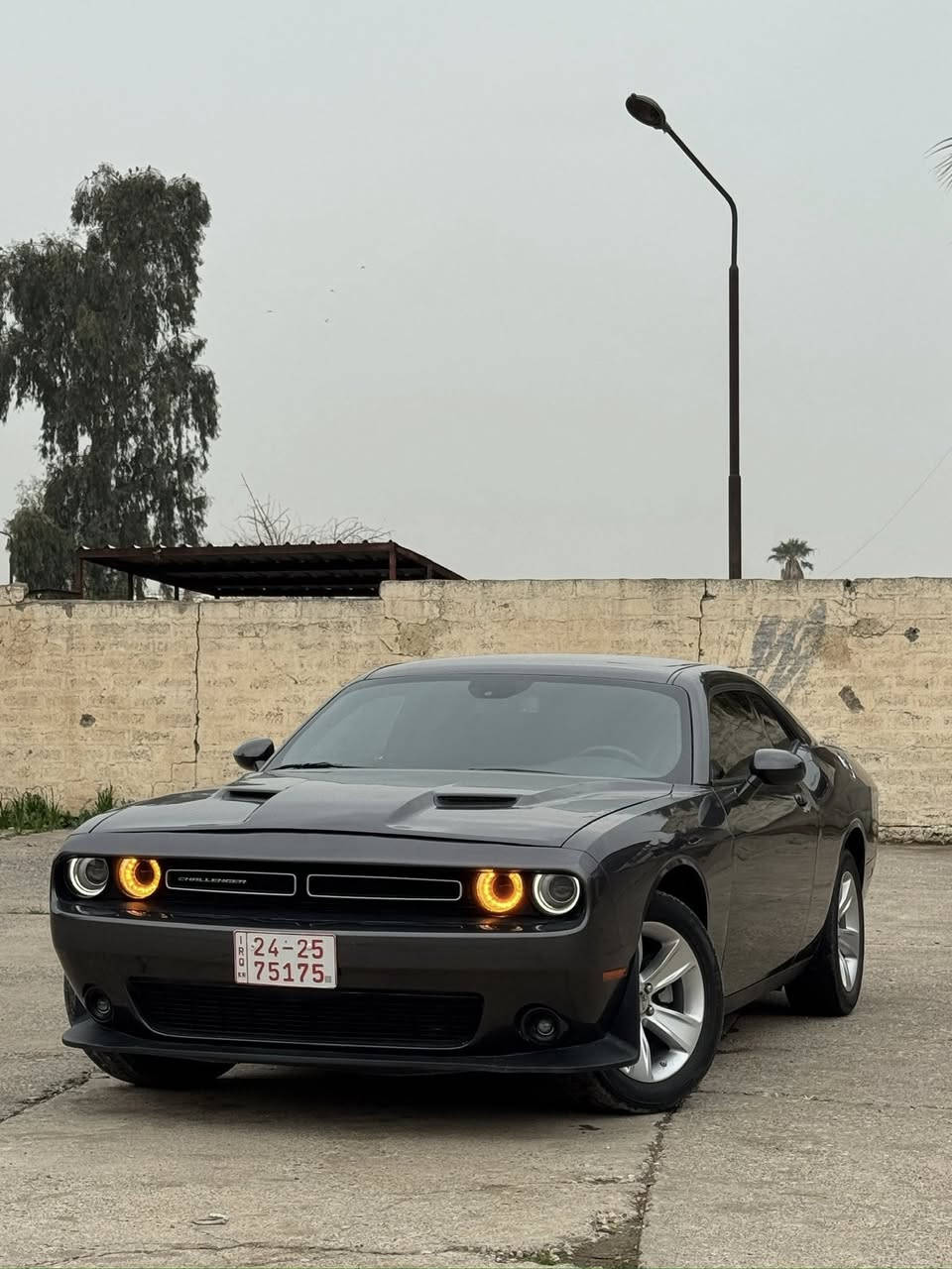 دوج جارنجر 2023 لون نفطي مواصفات sxt
ضررها جاملغ يسار وربع بنيد شرط بدون اي داخل وشاصي
سيارة نصبتها حلوه وجديده ونضرتها بعد احلا
مواصفاتها معروفه 
محرك v6  (3600)
شاشة وسطية تدعم ابل كار بلي واندرويد اوتو 
تحكم ستيرن كامل
كامرة دوارة 
قطتعتين تبريد
كرسي كهرباء 
سستم صوت alpine
هيتر بلمرايا
بصمة دخول ابواب 
وباقي مواصفات المعروفة 
سيارة كاتي تترقم شمالي 
السعر 176 $  وبيها مجال للطيبين
مكانها موصل
تواصل على رقمي ***********
