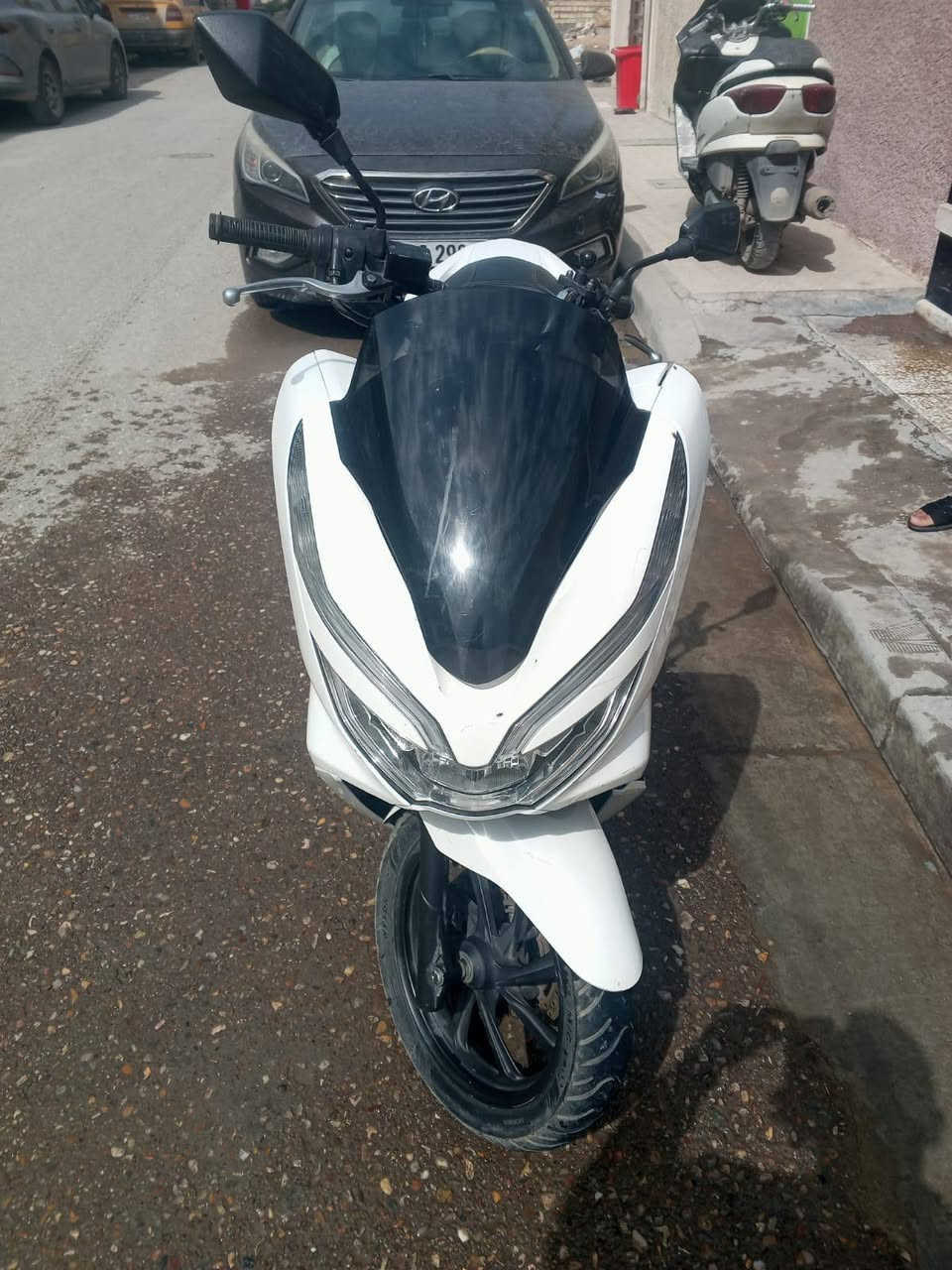 السلام عليكم دراجه  PCX  الجيل الثالث وارد كوري كشن رياضي تدفئه كشن. حساس ازدحام حساس استان بصمه الدراجه نضيفه جداً العنوان الشعب نهاية سبع قصور السعر 14 $ أو مراوس بسلفر ونج هذا رقمي ***********
