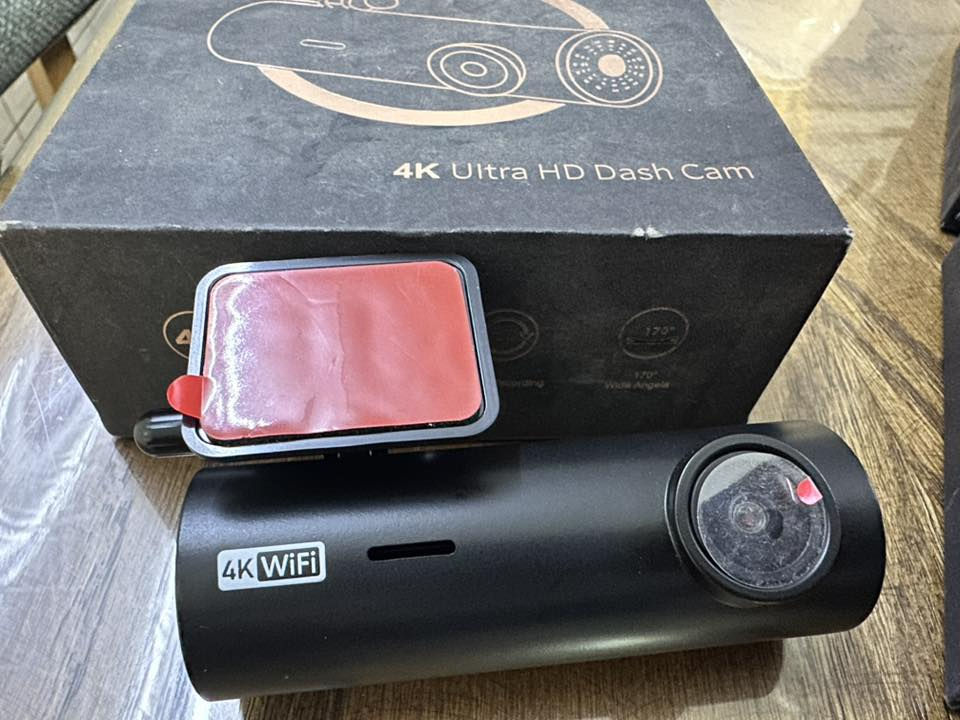 السلام عليكم
للبيع داش كام   wi fi  4k ultra HD
واي فاي جديدة غير مستخدمة مع الشاحنه وباقي الملحقات وحسب الصور
السعر 45 الف
بغداد/ شارع فلسطين
للاستفسار
***********
