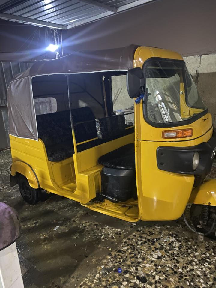 سلام عليكم تكتك 18اوراق ضايعه اكفللك عشاير وقانونن تكتك معمره تعمير جديد اي خياس مابيه تكتك بيه خيط تبخير وتكتك حلوه وكاعده مكاني زعفرانيه ***********9عارضه3ونص وبيه مجال
