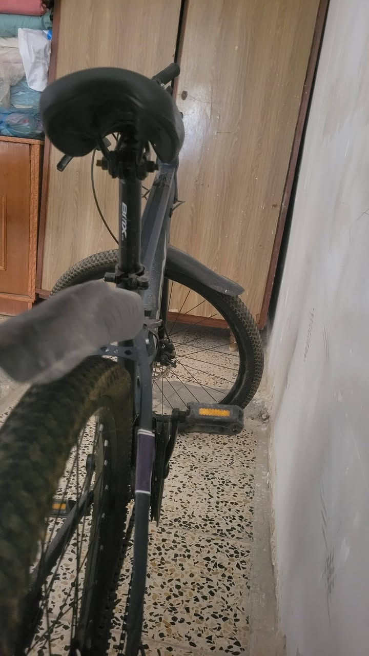 سلام عليكم عيدكم مبارك
بايسكل BMX GTR SPORT ماركه واضحه محاجه نتاقش

بيها ولبايسكل بعده بلادي جديد ونضيف ستخدام بس 5 شهر وتجي شوف بعينك شكد نضيف مابي اي تلحيضات بس لتايرر الخلفي ممسوح يرادله تبدیل فقط ملاحظه لبايسكل

متروك محد بحاله اريده ب 100 بي مجال حك جيه

رقمي *********** متواجد فقط وتساب

