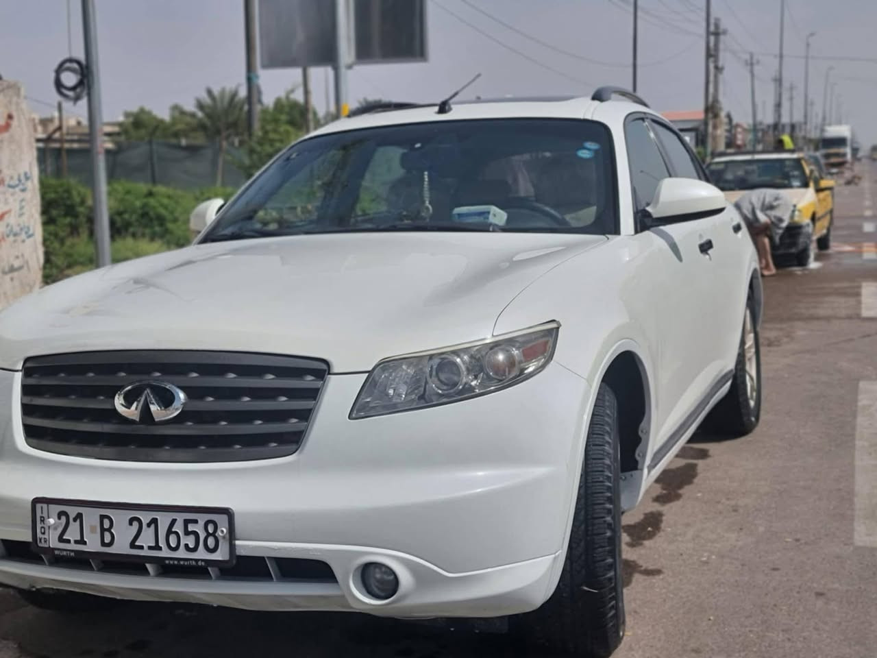 السلام عليكم ورحمة الله
انفنتي FX35  موديل 2008  للبيع 
- محرك 3.5  بحالة جيدة 6 سلندر 
- خليجي بيها فقط مثل ما موضح في الفديو 
- رقم سليمانية سنوية باسمي 
- كلشي بالسيارة شغال تبريد تدفئة كهربائيات باتري جديد صدرها جيد .
السعر / ٨٥
العنوان بغداد/ شارع حيفا / ***********
