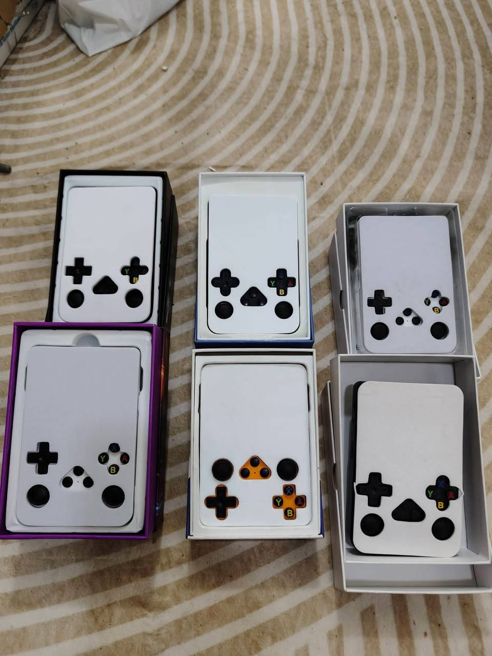 جهاز ألعاب يحتوي ع أكثر من 4000لعبه وياه رام 64سعر 30


**إذا كنت صاحب هذا الإعلان وتريد حذفه لأي سبب، رجاءا أرسل رسالة إلى الدعم الفني**