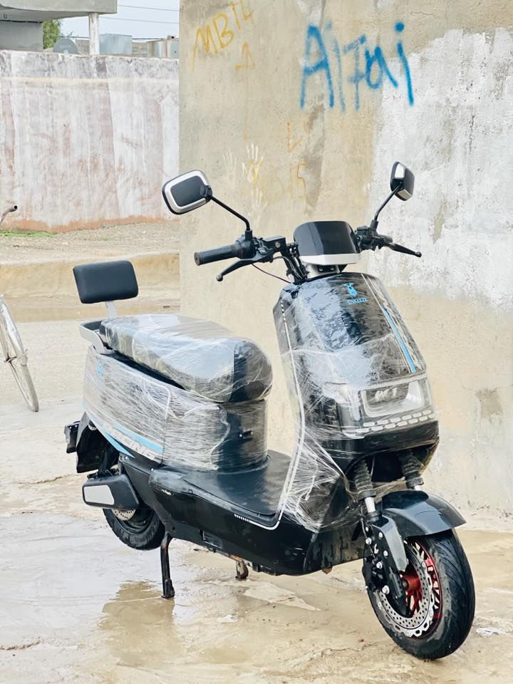 سلام عليكم
ماطور شحن 
نوع /بومه بوليسي
بطاريه حجم كبير 6
تاير جبلي
ملف/3000
مديل 25
استعمال /2اشهر 
سعر /اتصل على رقم 
***********
